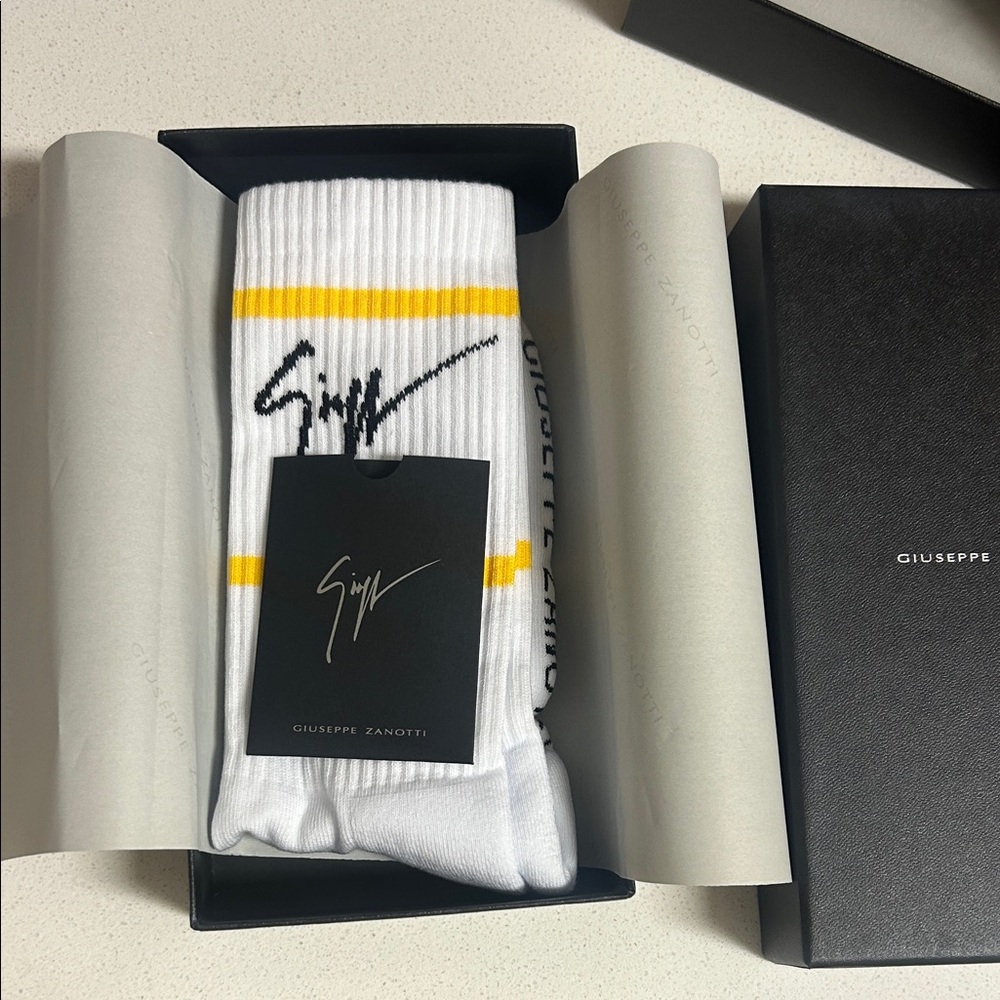 Giuseppe Zanotti Men's White Socks with Yellow Stripes